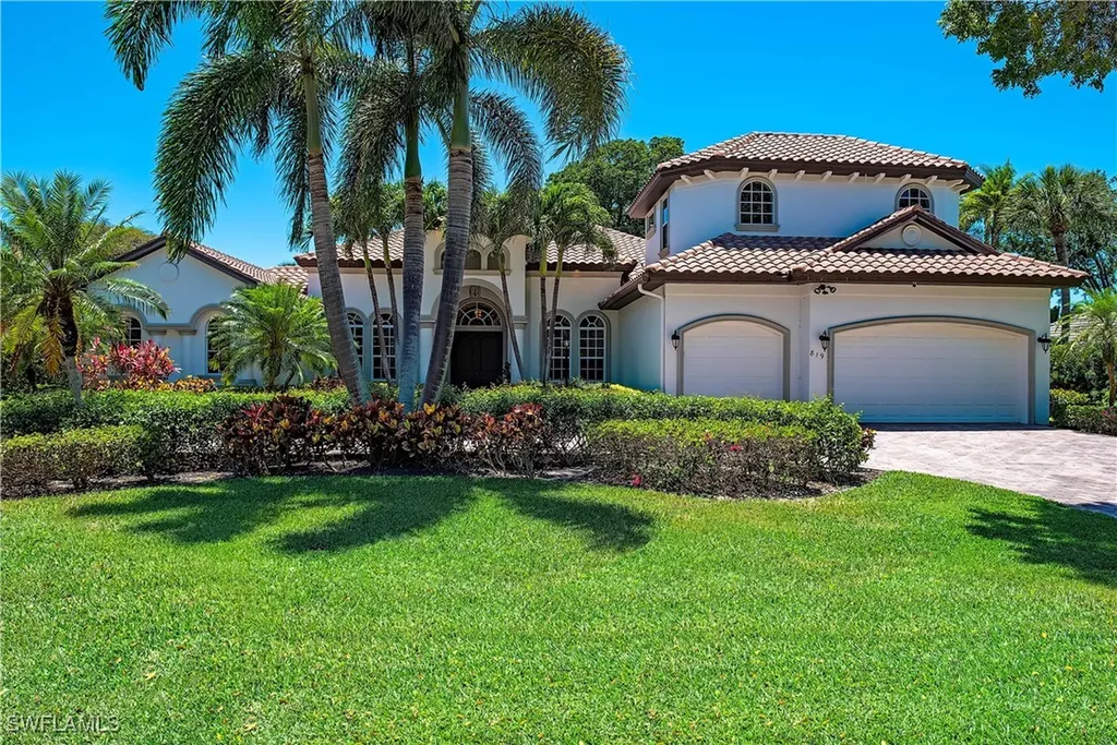 819 Bentwood Drive Naples FL 34108