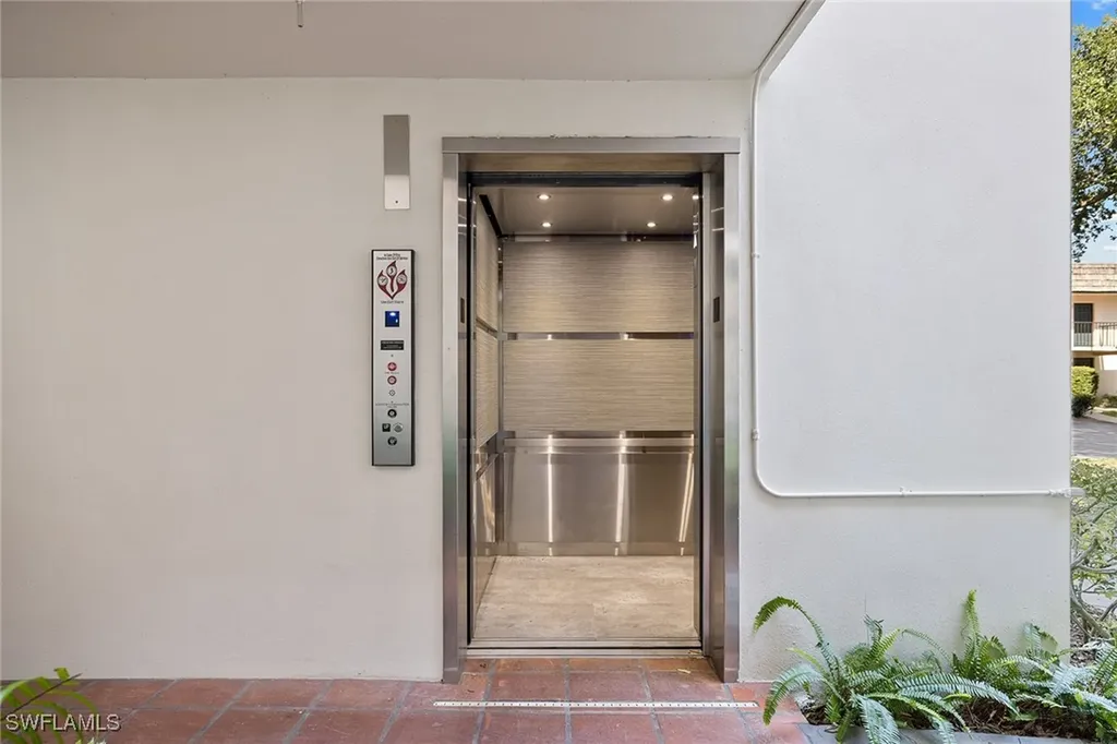 1538 Oyster Catcher Point Naples FL 34105