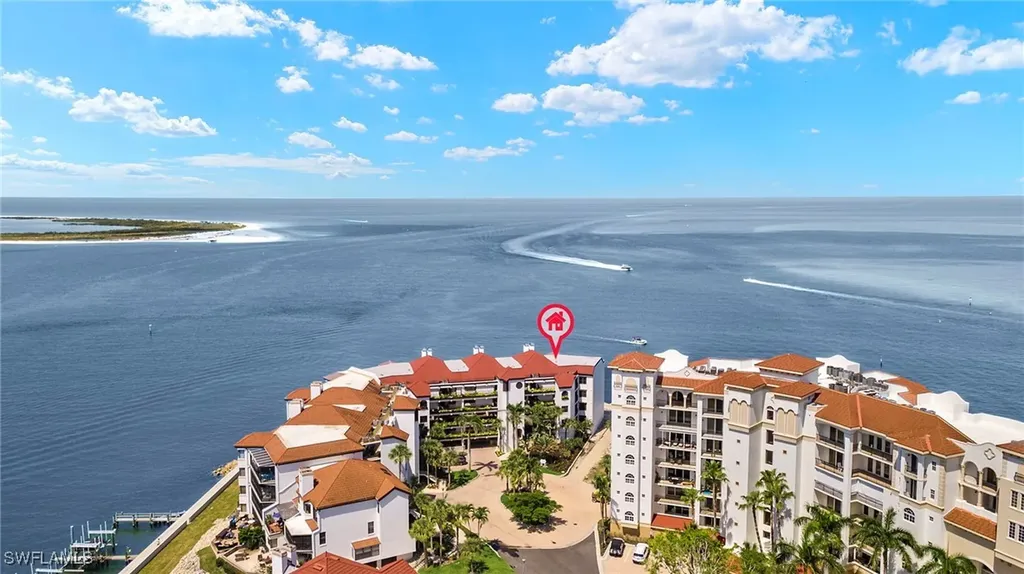 625 La Peninsula Boulevard Naples FL 34113