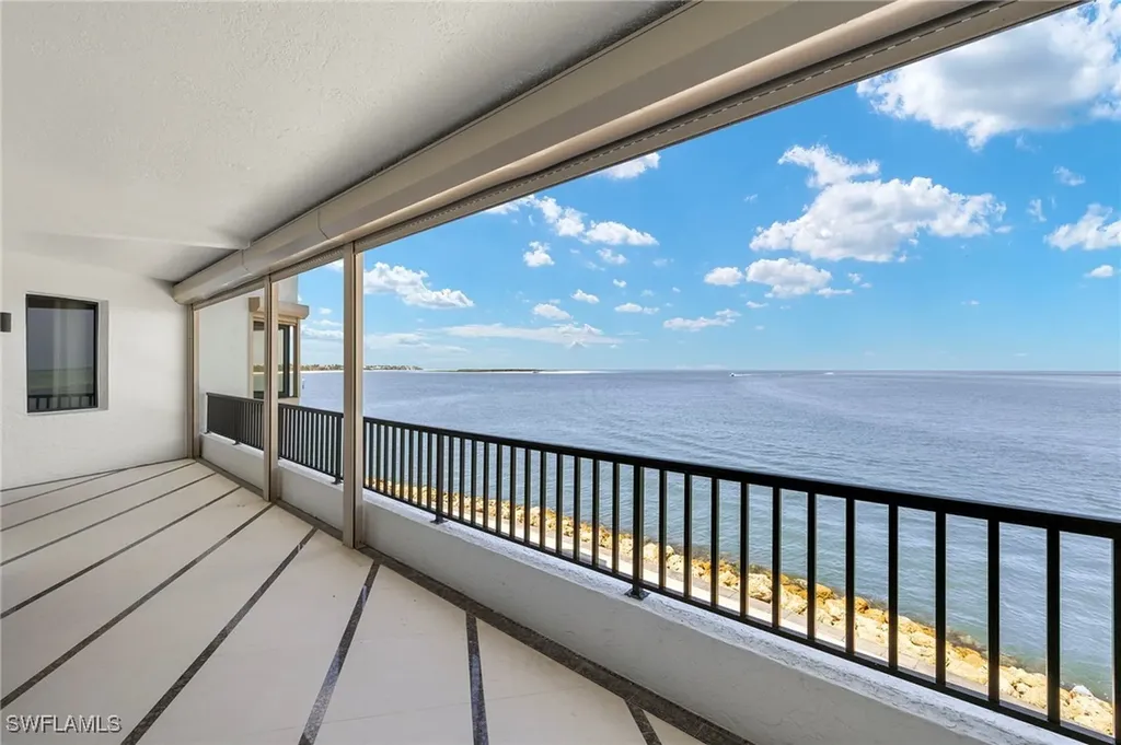 625 La Peninsula Boulevard Naples FL 34113