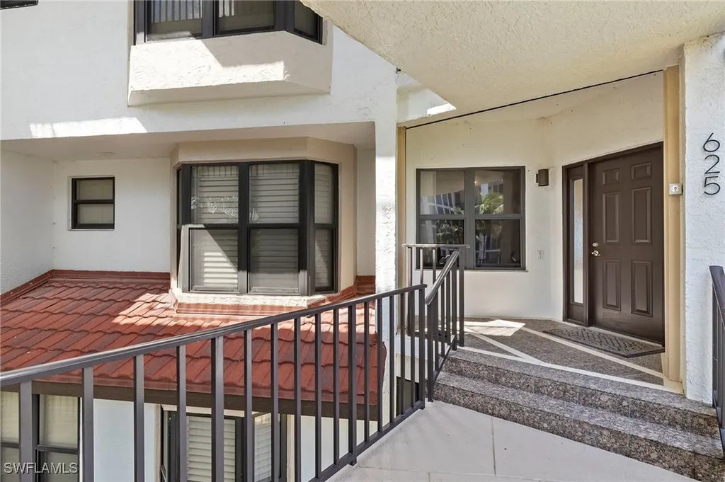 625 La Peninsula Boulevard Naples FL 34113