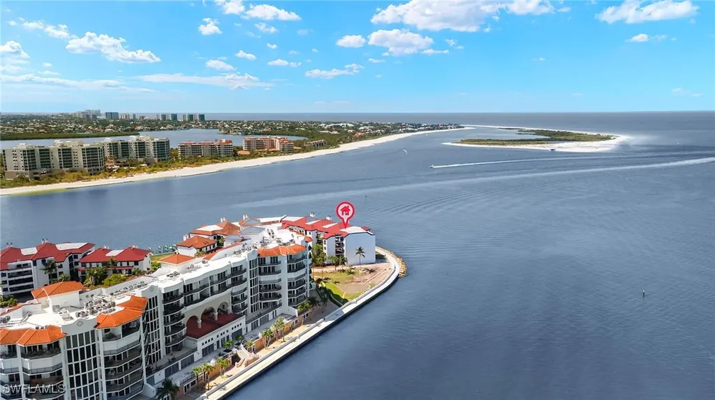 625 La Peninsula Boulevard Naples FL 34113