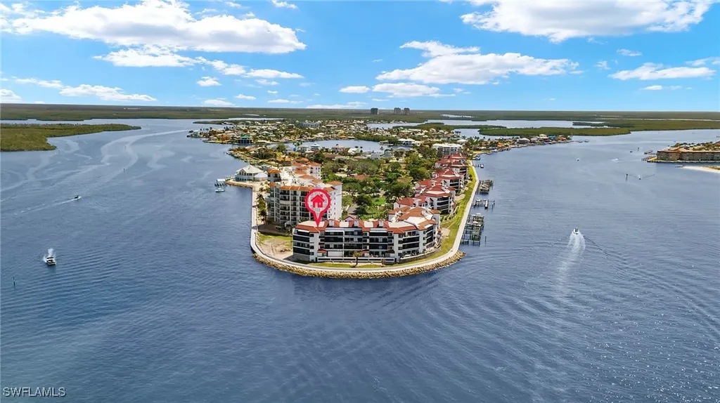 625 La Peninsula Boulevard Naples FL 34113