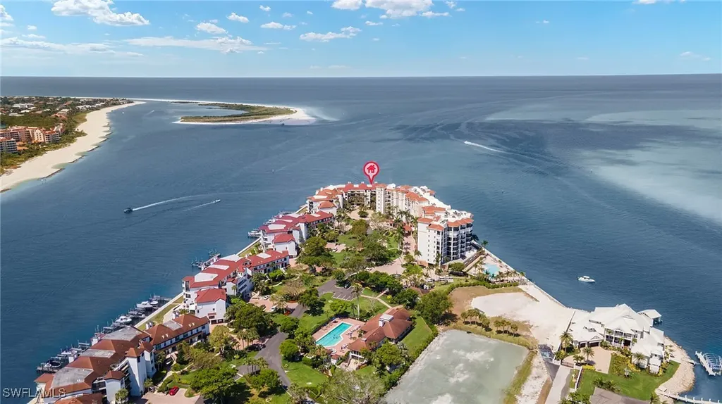625 La Peninsula Boulevard Naples FL 34113