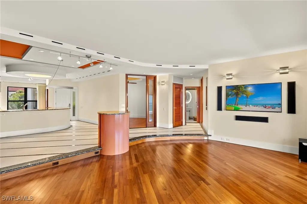 625 La Peninsula Boulevard Naples FL 34113
