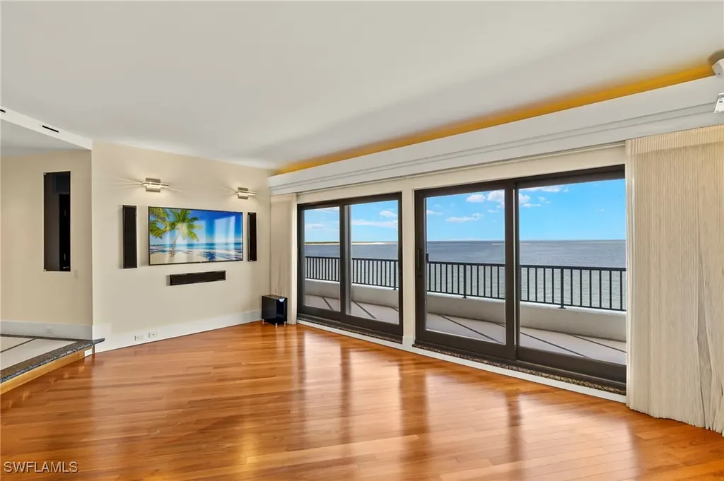 625 La Peninsula Boulevard Naples FL 34113