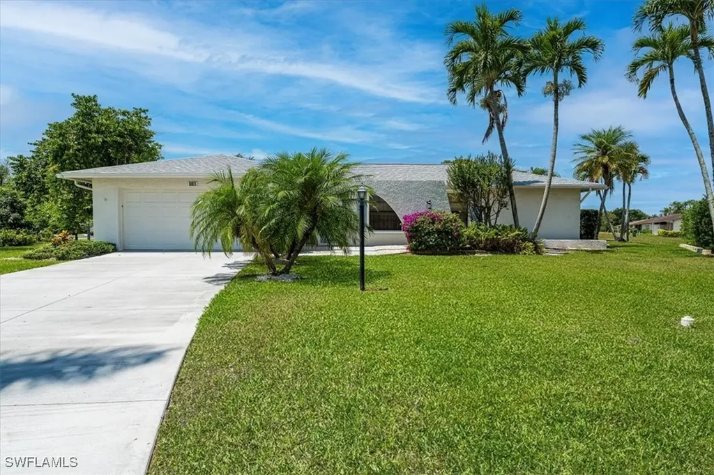 116 Short Court Naples FL 34112
