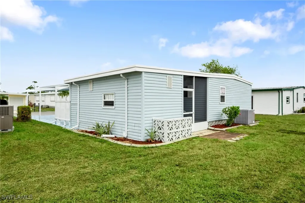 564 Hogan Drive North Fort Myers FL 33903