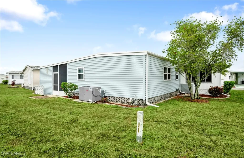 564 Hogan Drive North Fort Myers FL 33903