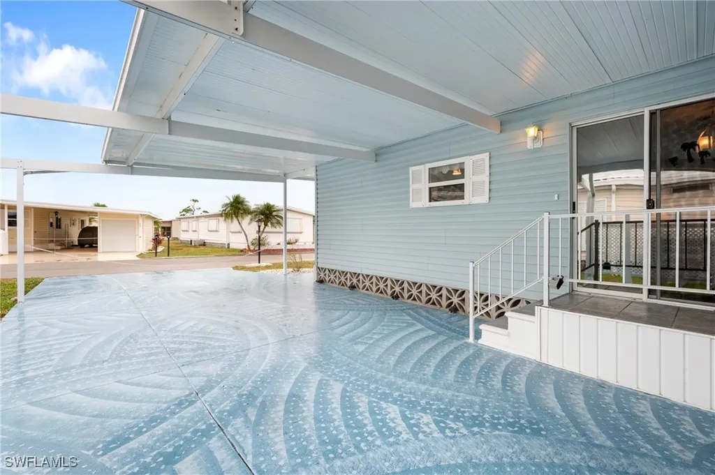 564 Hogan Drive North Fort Myers FL 33903