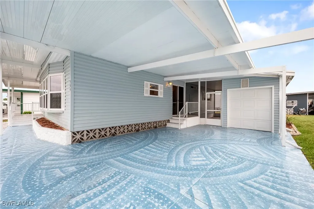 564 Hogan Drive North Fort Myers FL 33903