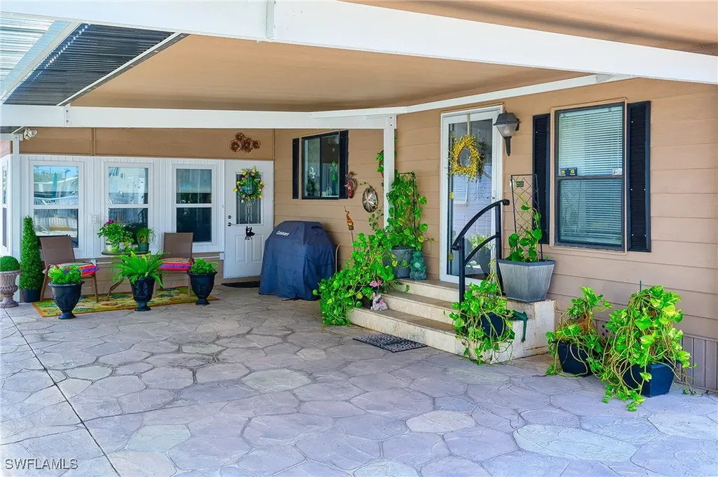 149 Kim Drive Naples FL 34104