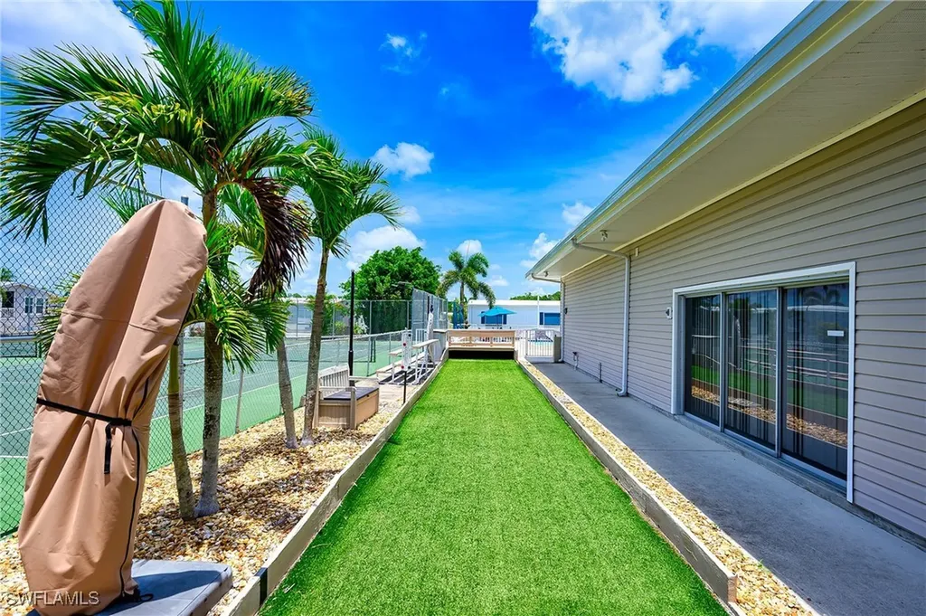 149 Kim Drive Naples FL 34104