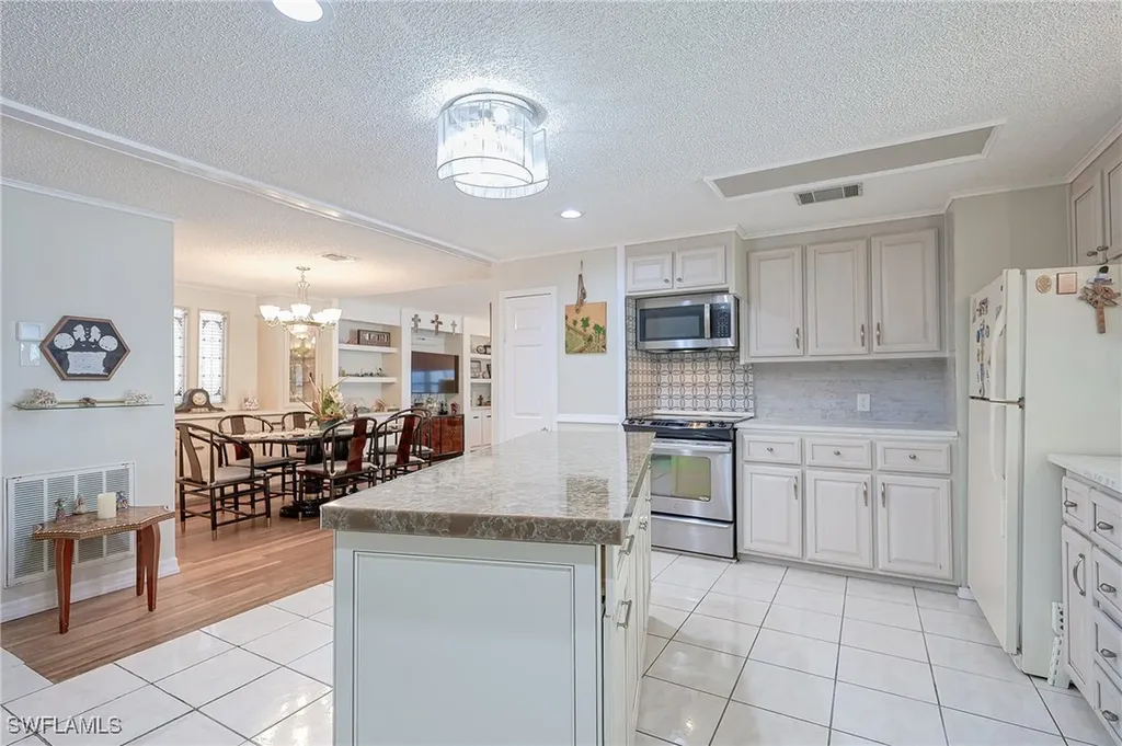 149 Kim Drive Naples FL 34104