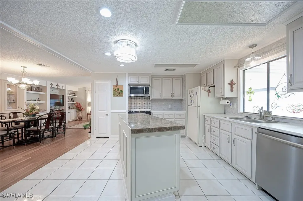 149 Kim Drive Naples FL 34104