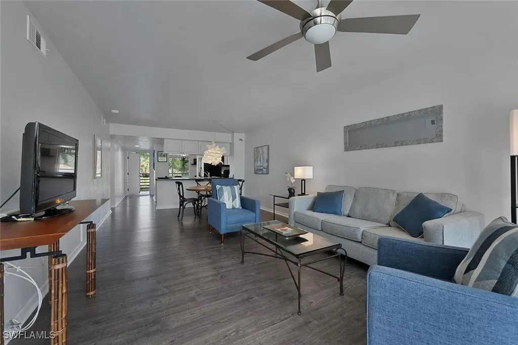 Naples FL, 15161 Cedarwood Lane, Unit 1205