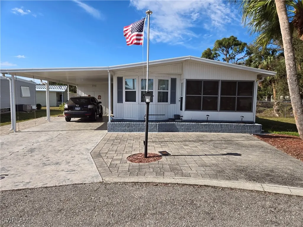 366 Middlecoff Court North Fort Myers FL 33903