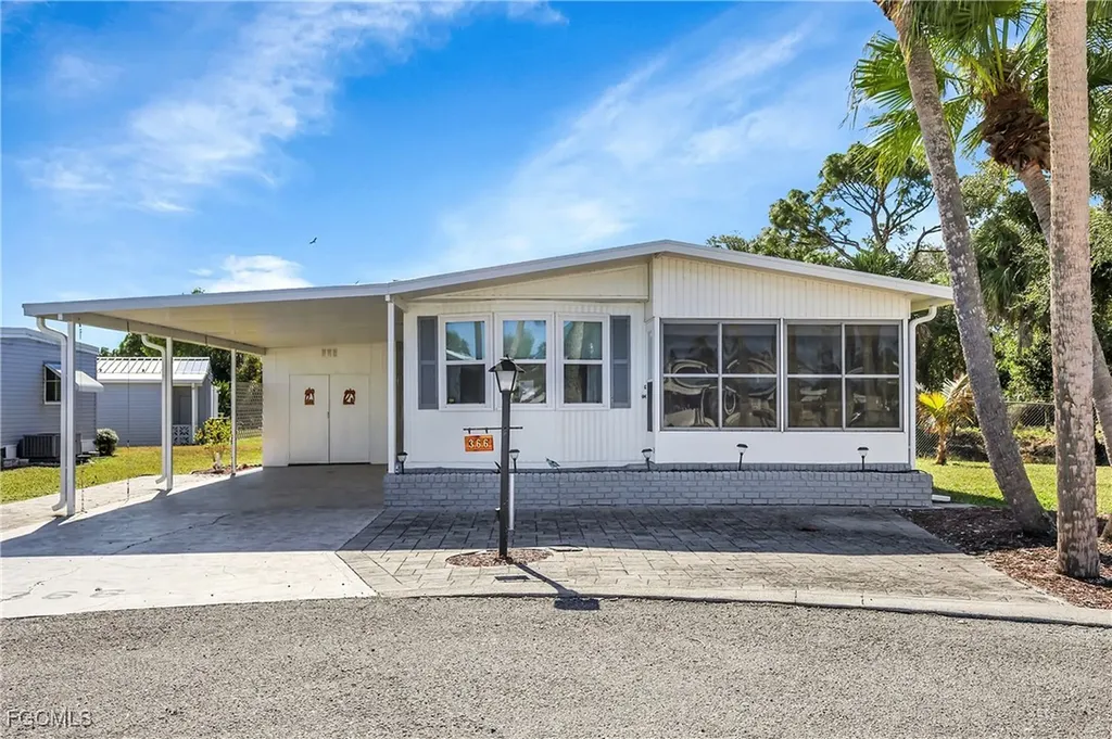366 Middlecoff Court North Fort Myers FL 33903
