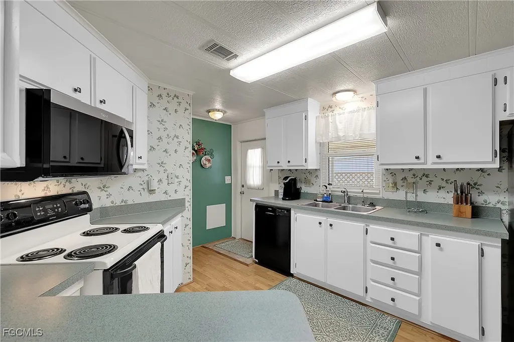 366 Middlecoff Court North Fort Myers FL 33903