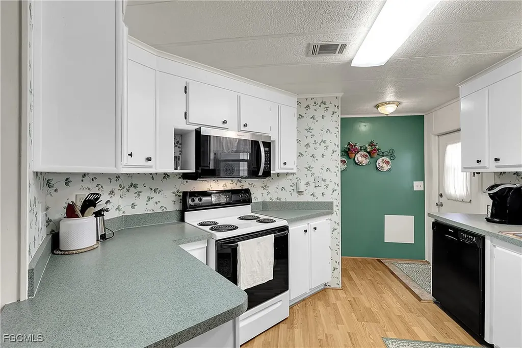 366 Middlecoff Court North Fort Myers FL 33903