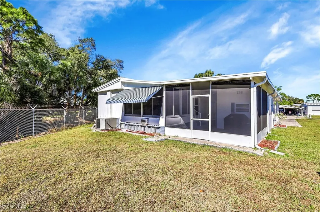 366 Middlecoff Court North Fort Myers FL 33903