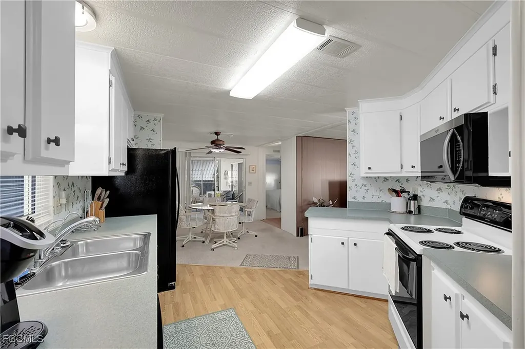 366 Middlecoff Court North Fort Myers FL 33903