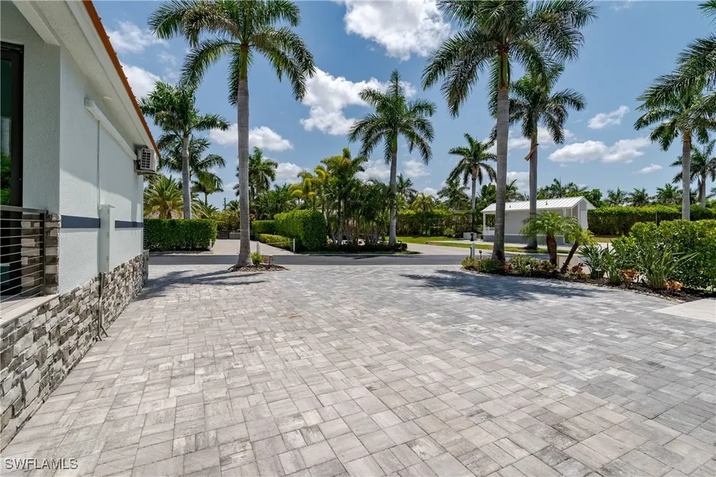 13613 Snapper Lane Naples FL 34114
