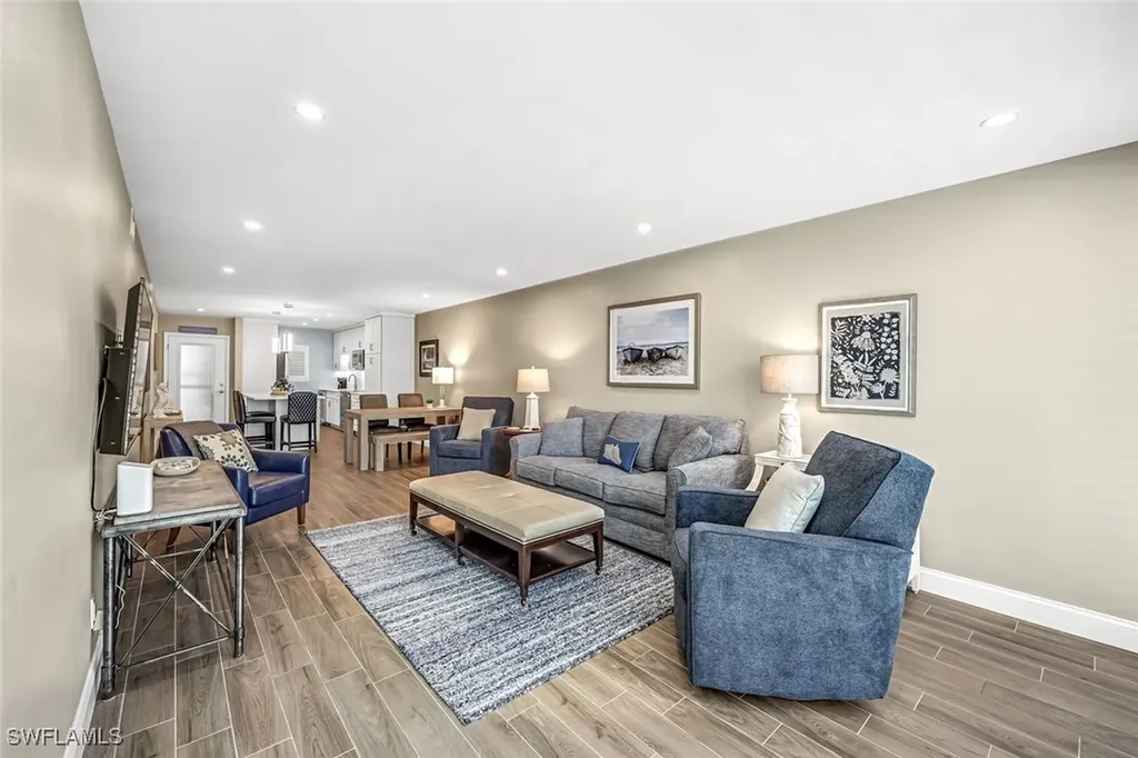 232 Banyan Boulevard Naples FL 34102