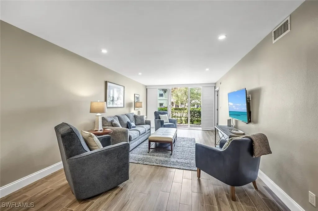 232 Banyan Boulevard Naples FL 34102