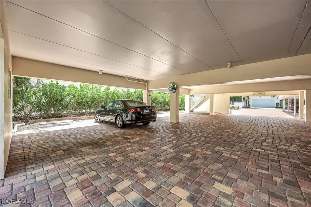 232 Banyan Boulevard Naples FL 34102