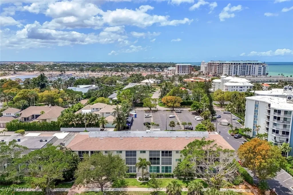 232 Banyan Boulevard Naples FL 34102