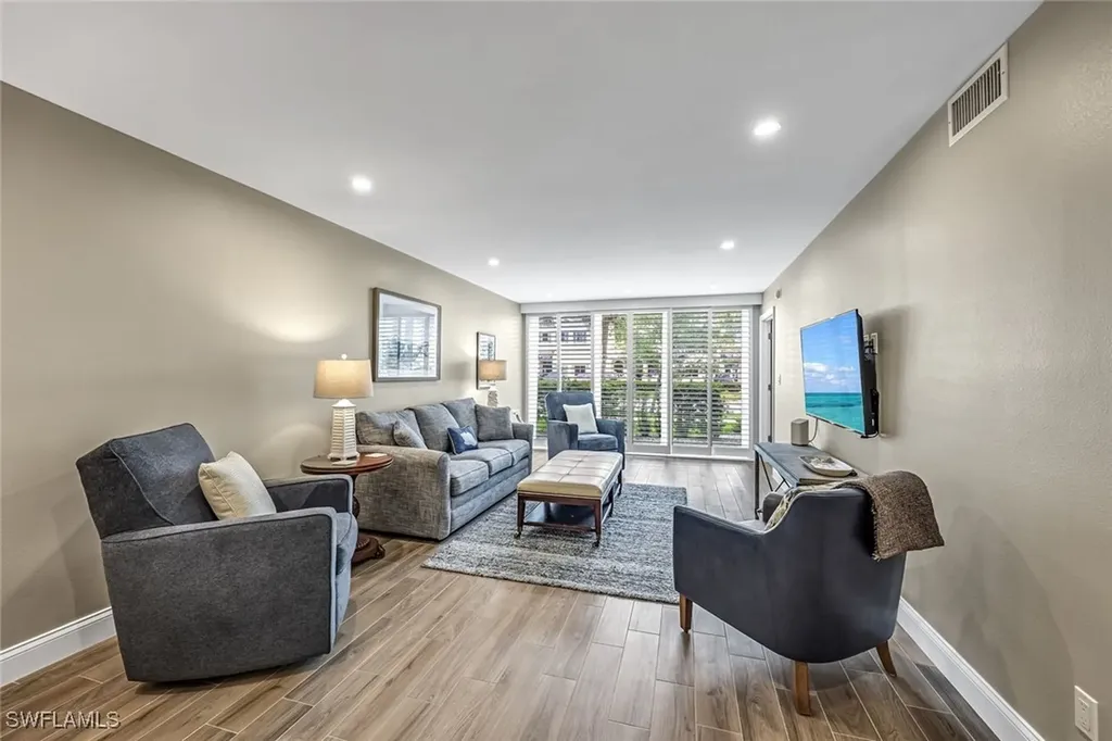 232 Banyan Boulevard Naples FL 34102