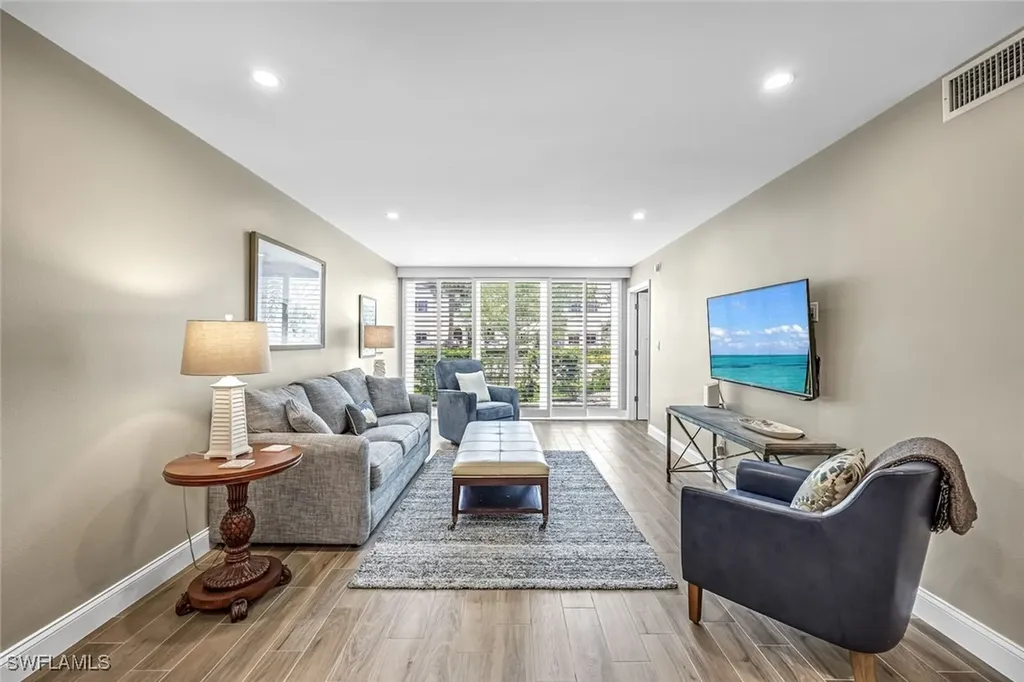 232 Banyan Boulevard Naples FL 34102