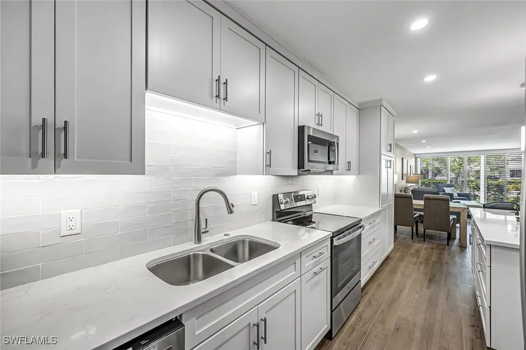 232 Banyan Boulevard Naples FL 34102