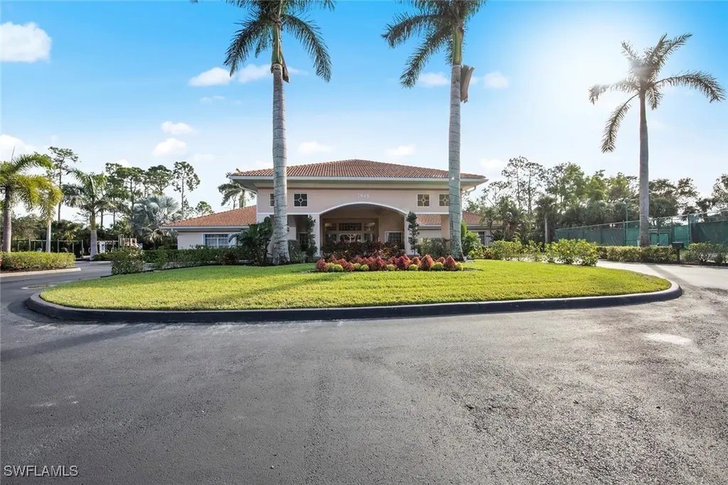 7800 Woodbrook Circle Naples FL 34104