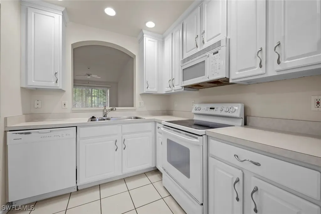 7800 Woodbrook Circle Naples FL 34104