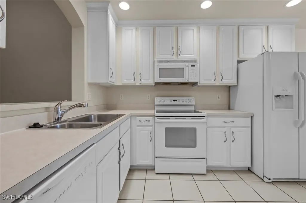 7800 Woodbrook Circle Naples FL 34104