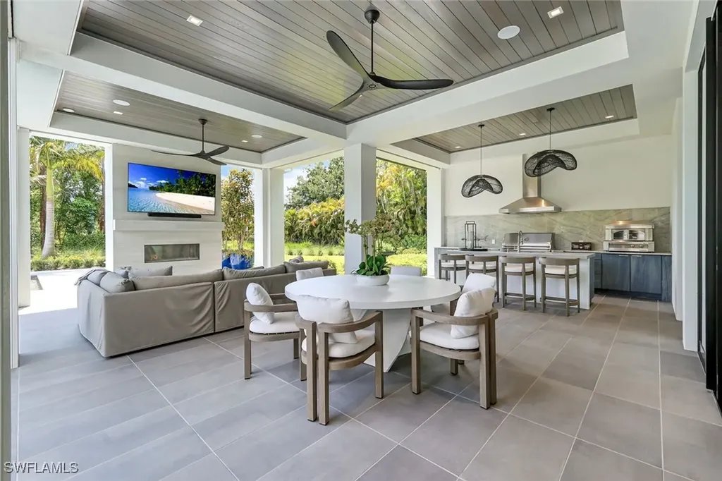 493 Carica Road Naples FL 34108