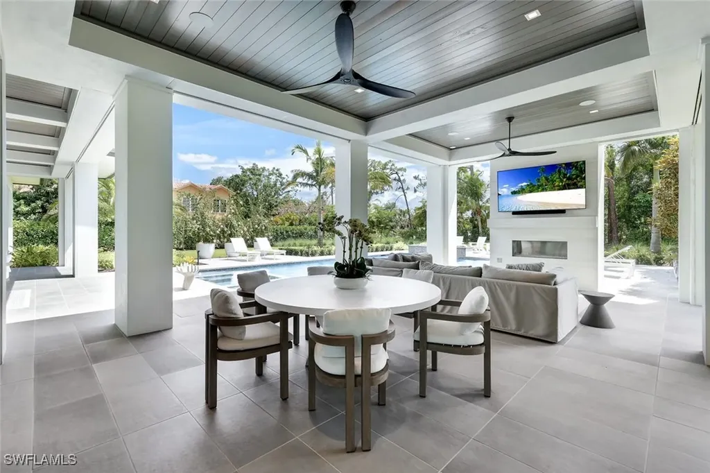 493 Carica Road Naples FL 34108