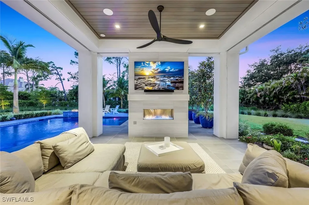 493 Carica Road Naples FL 34108