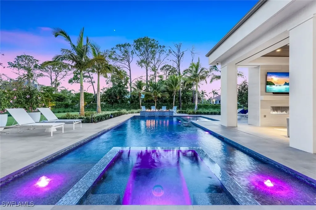 493 Carica Road Naples FL 34108