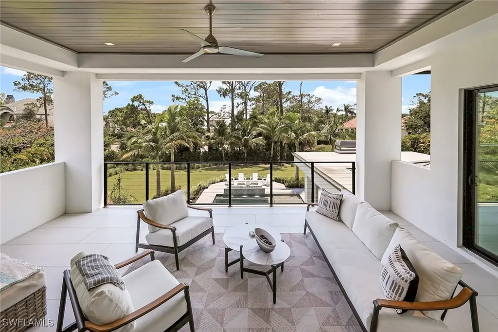 493 Carica Road Naples FL 34108