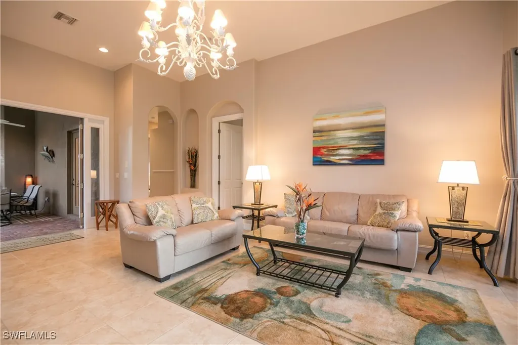 6088 Dogleg Drive Naples FL 34113
