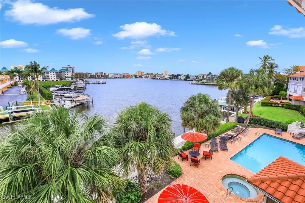 9101 Vanderbilt Drive Naples FL 34108