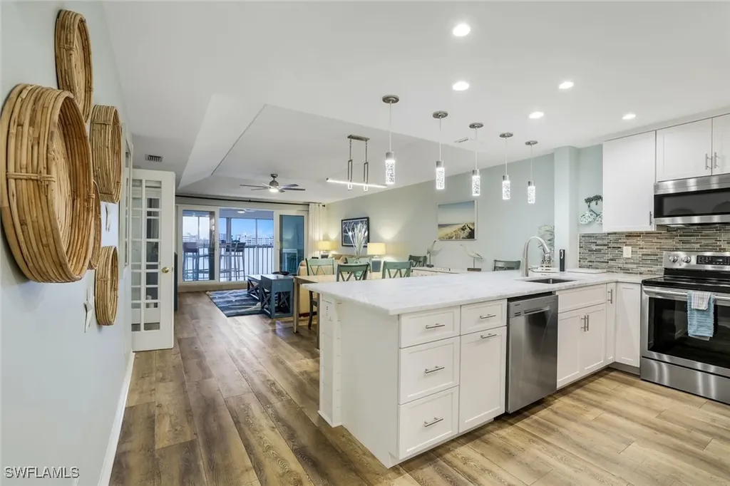 9101 Vanderbilt Drive Naples FL 34108