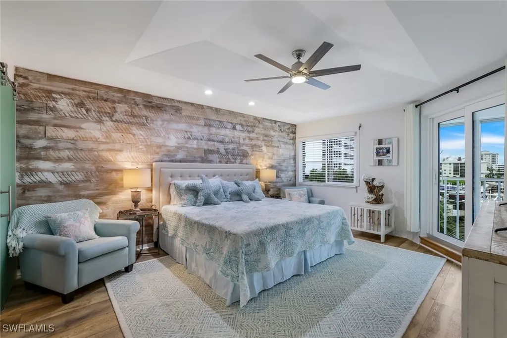 9101 Vanderbilt Drive Naples FL 34108