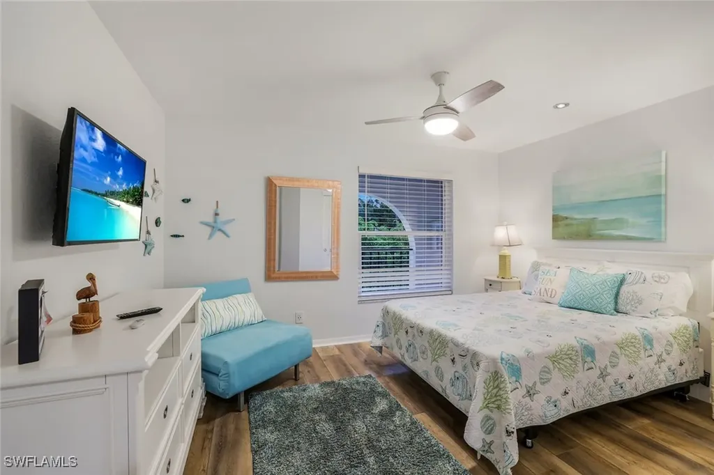 9101 Vanderbilt Drive Naples FL 34108