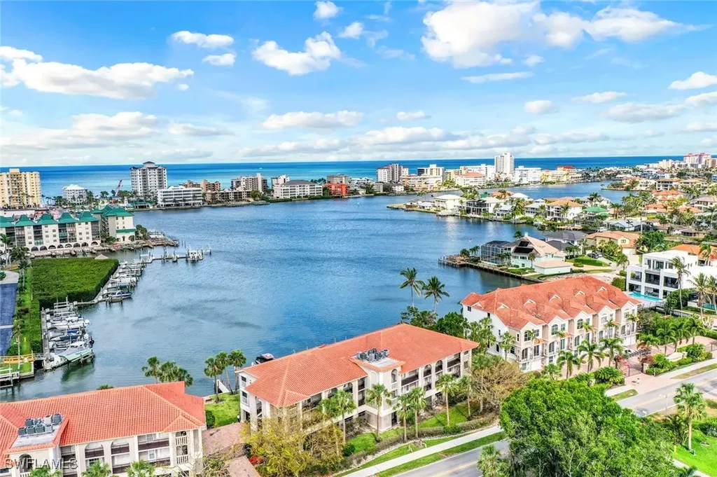 9101 Vanderbilt Drive Naples FL 34108