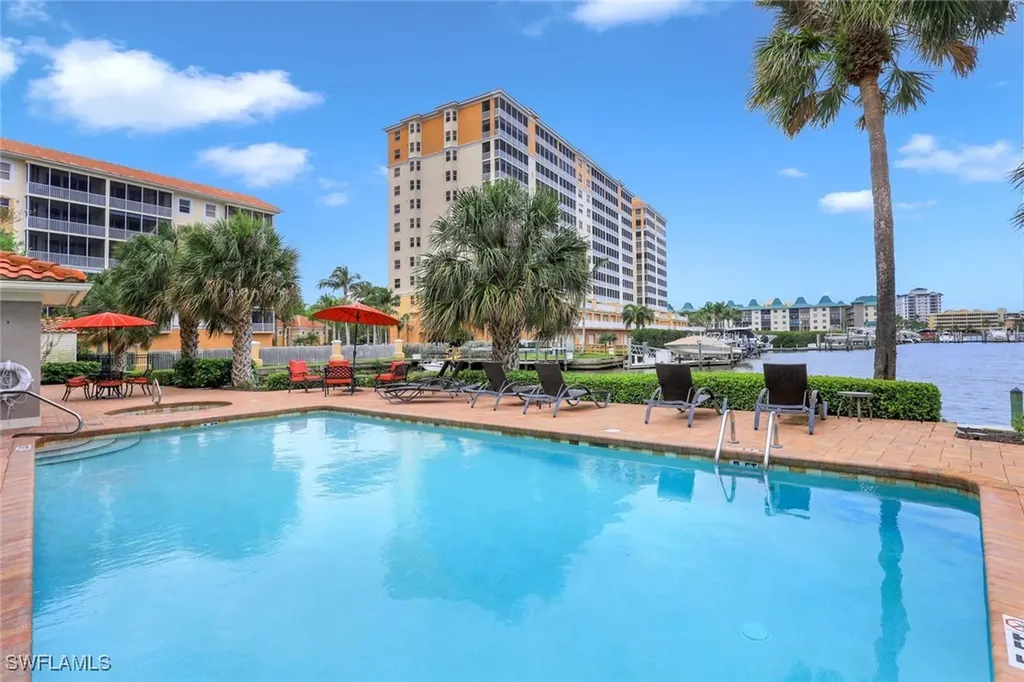 9101 Vanderbilt Drive Naples FL 34108