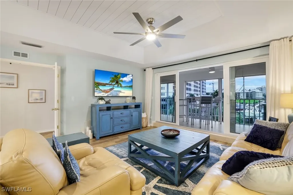 9101 Vanderbilt Drive Naples FL 34108